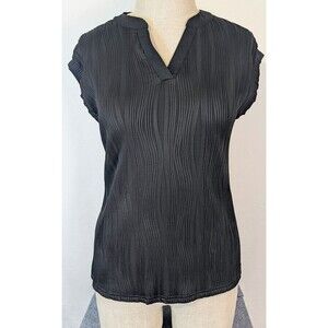 B. Collection Black Pleated Plissé V-Neck Cap Sleeve Top Large